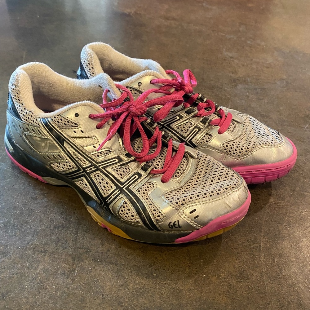 Women's Asic's volleyball shoes. Size 5.5
